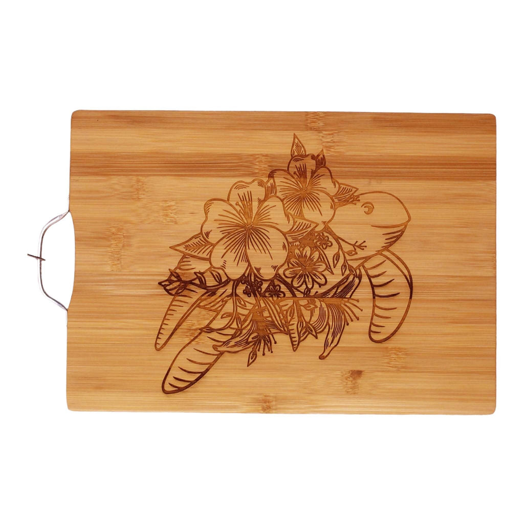 Turtle swimming - Cutting Board